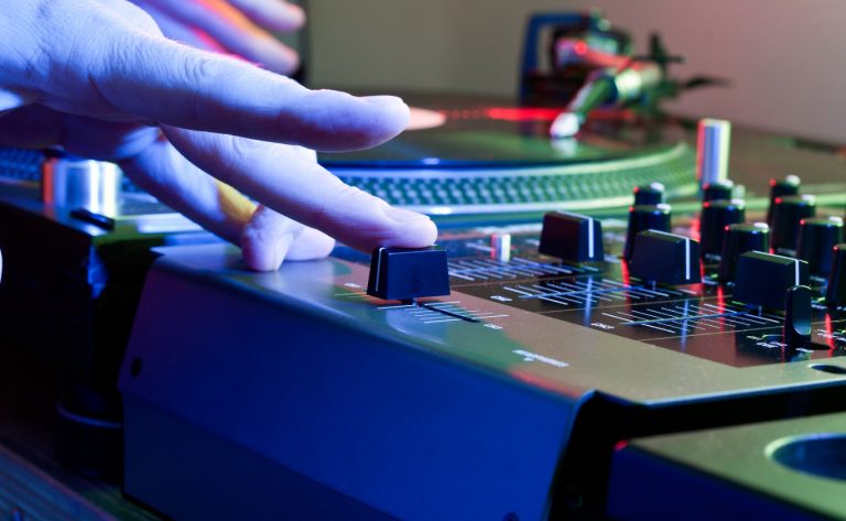 djs online 2 7 768x473