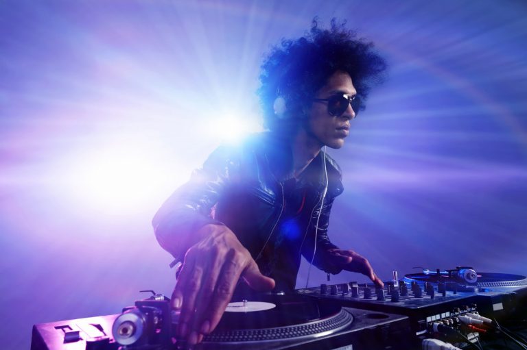 djs online 21 19 768x511