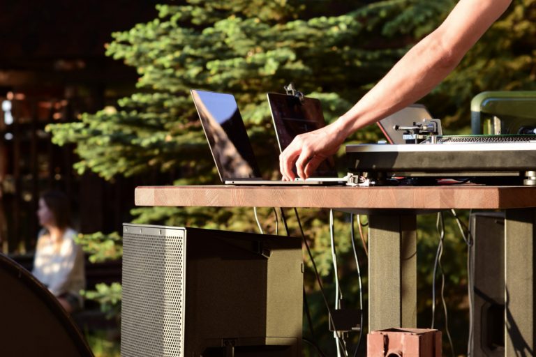 djs online 22 20 768x512