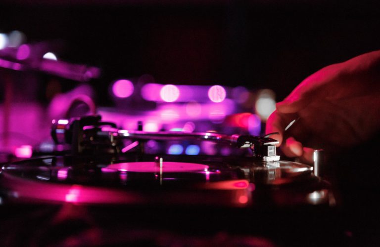 djs online 29 20 768x500