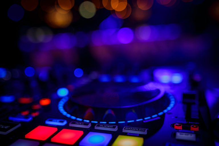 djs online 34 17 768x512