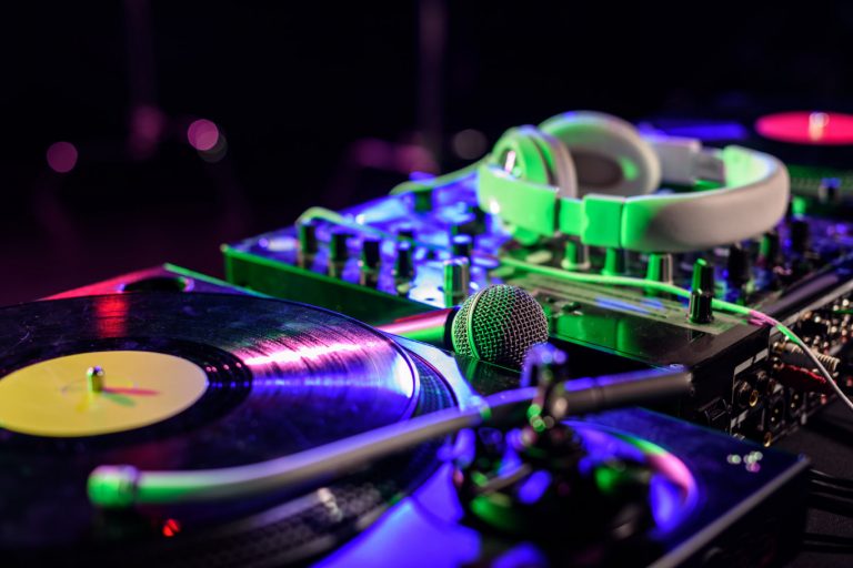 djs online 43 20 768x512