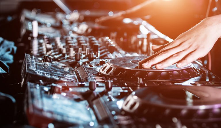 djs online 49 7 768x445