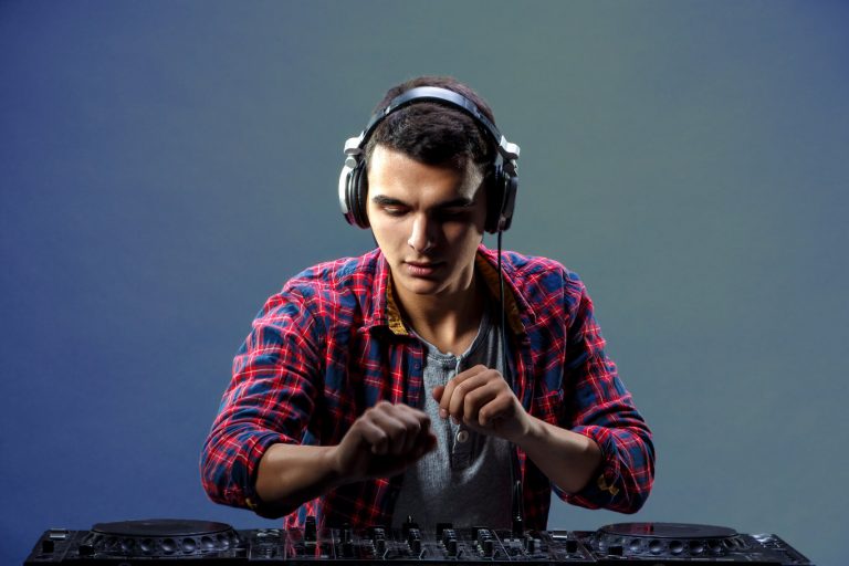 djs online 54 20 768x512