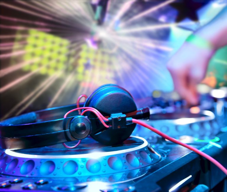 djs online 6 18 768x650